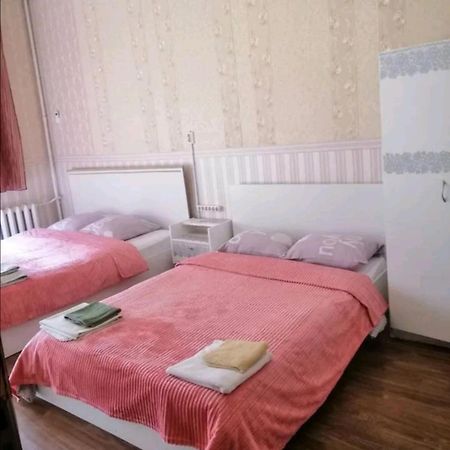 Ланжероновская Угол Дерибасовская Apartment Odesa Exterior photo
